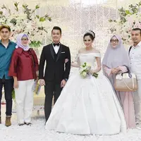 Resepsi pernikahan Eza Gionino dan Meiza Aulia. (Foto: instagram.com/creative.production)