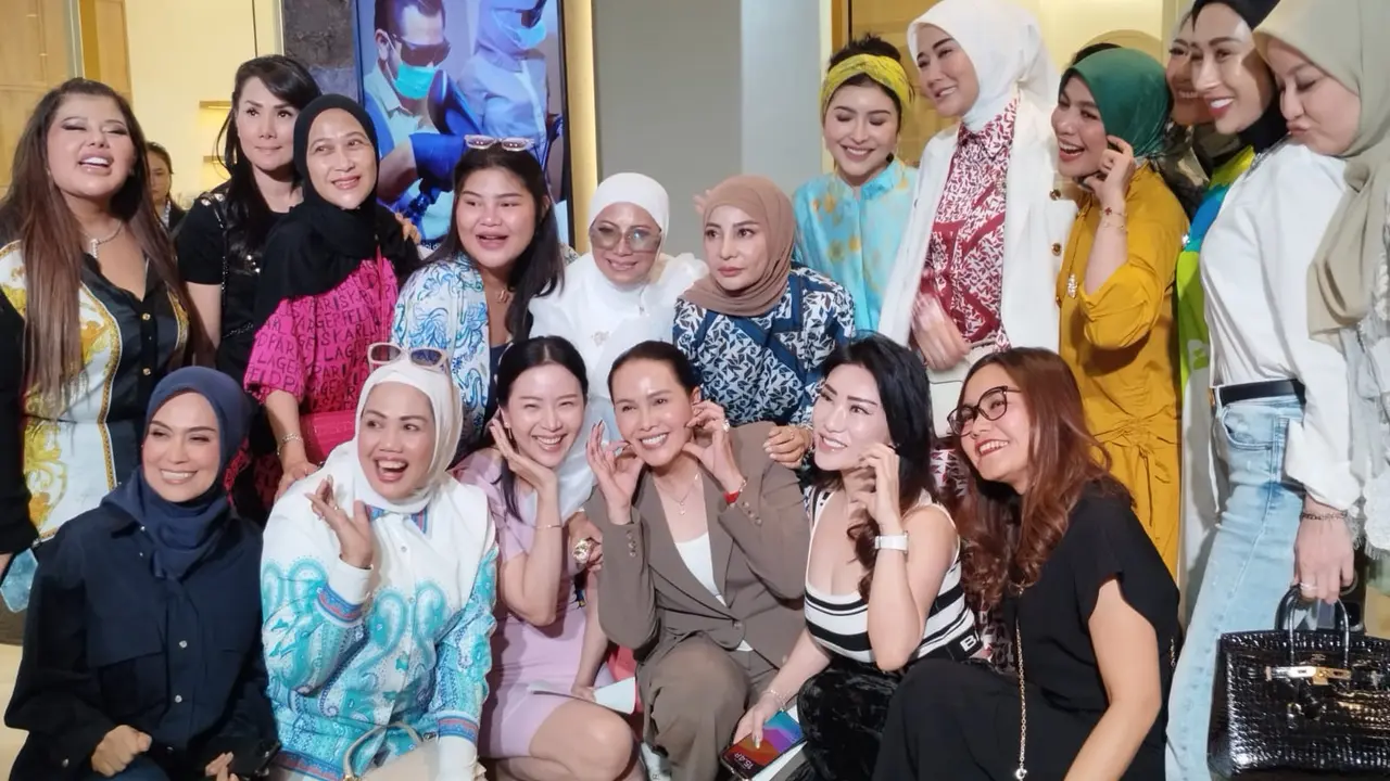 Para artis dan influencer di pembukaan FITS Aesthetic Clinic Senayan