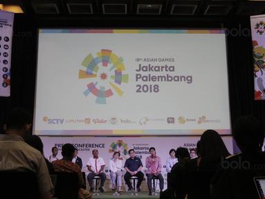COO Emtek, Sutanto Hartono, memberi keterangan saat jumpa pers di SCTV Tower, Jakarta, Kamis, (8/2/2018). Emtek Group akan menayangkan siaran Asian Games 2018. (Bola.com/M Iqbal Ichsan)