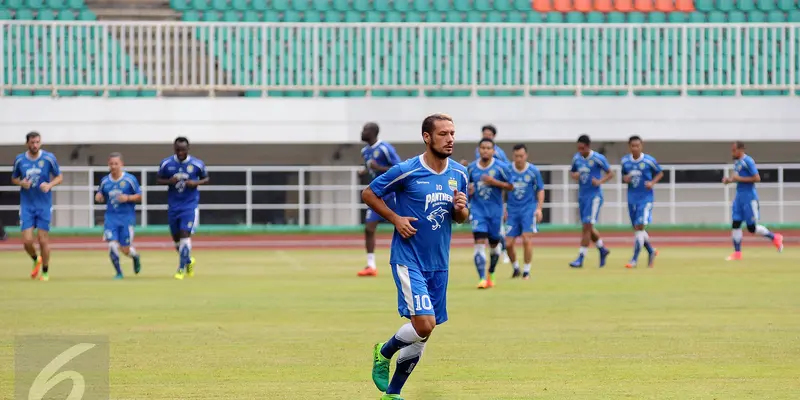 20170421-Hadapi PS TNI, Persib Latihan di Pakansari-Tebe