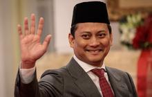 FOTO: Senyum Thomas Djiwandono Keponakan Prabowo Saat Dilantik Jokowi Jadi Wakil Menteri Keuangan