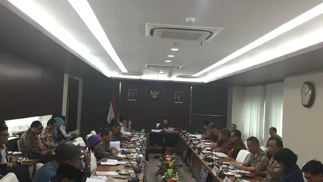Menko PMK Puan Maharani memimpin rapat mengenai Asian Para Games 2018 (Liputan6.com/ Devira Prastiwi)