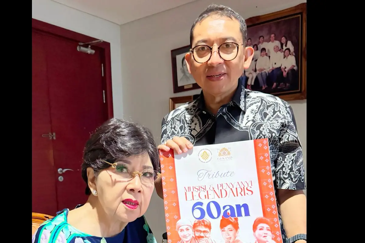Kebersamaan Menteri Kebudayaan Fadli Zon dengan penyanyi legendari Titiek Puspa pada 28 Januari 2025. (Istimewa)