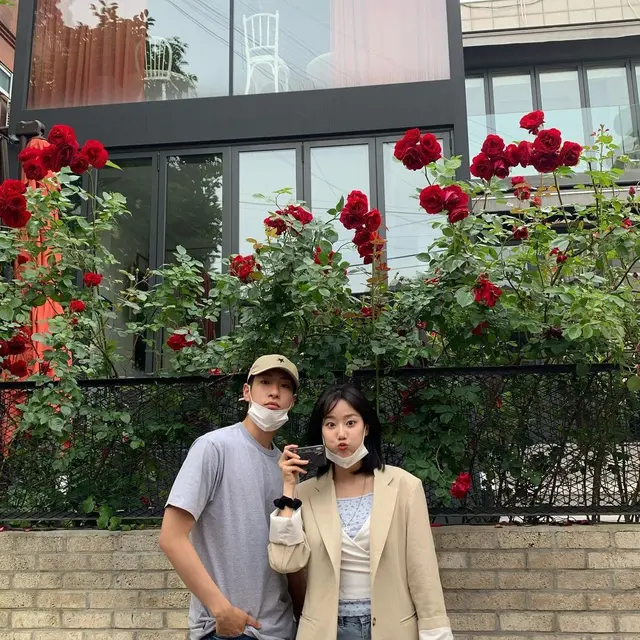 Yunyoung eks Ajax dan Naeun April. (Instagram/ 2yoooung)
