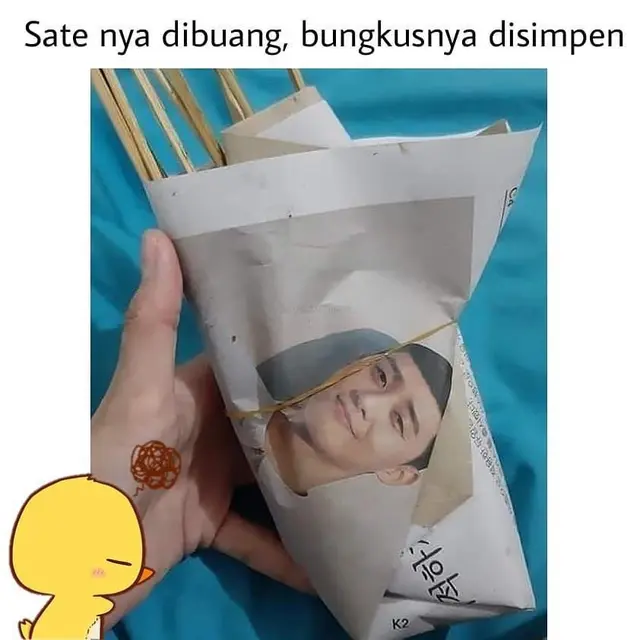 6 Potret Bungkus Sate Ini Kelewat Unik, Bikin Enggak Habis Pikir