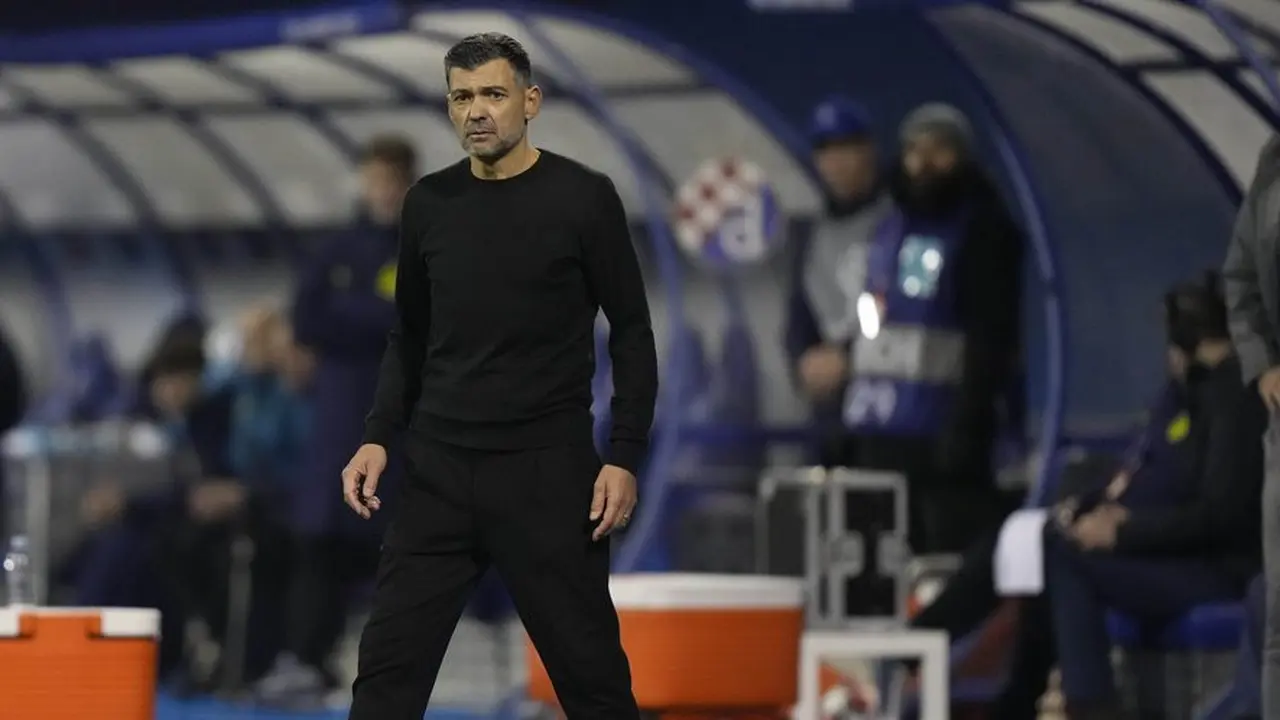 Pelatih AC Milan, Sergio Conceicao. (c) AP Photo/Darko Bandic