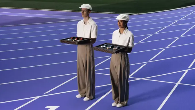 Dirancang Louis Vuitton, Outfit Pembawa Medali dan Nampan untuk Olimpiade Paris 2024 Terlihat Mewah dan Modis