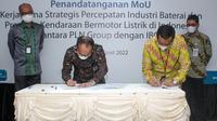 Penandatangan MoU Kerja Sama Strategis Percepatan Industri Baterai dan Program Kendaraan Bermotor Listrik di Indonesia antara PLN Group dengan IBC. (Dok PLN)