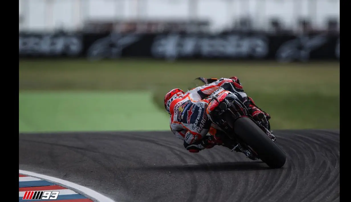 Pebalap Repsol Honda, Marc Marquez, menjadi yang tercepat pada sesi latihan bebas kedua (FP2) MotoGP Argentina di Sirkuit Autodromo Termas de Rio Hondo, Jumat (1/4/2016). (Bola.com/Twitter)