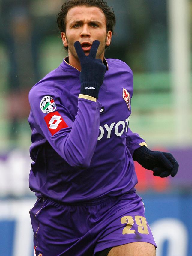 Selebrasi ikonik Giampalo Pazzini.