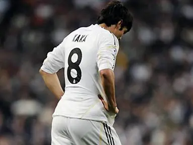 Reaksi dari bintang asal Brasil, Kaka saat Real Madrid disingkirkan Alcorcon dalam ajang Copa del Rey di Santiago Bernabeu, Madrid, 10 November 2009. AFP PHOTO/JAVIER SORIANO