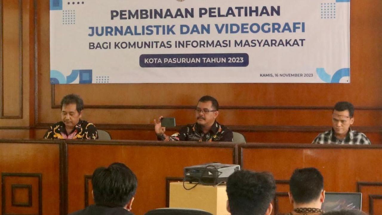 Diskominfotik Kota Pasuruan Gelar Pembinaan Pelatihan Jurnalistik dan Videografi