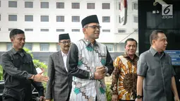 Ketua MKD DPR Sufmi Dasco Ahmad (kanan) bersama wakilnya Sarifuddin Sudding (kedua kanan) dan dua anggota MKD mendatangi Gedung KPK, Jakarta, Kamis (29/11). MKD akan memeriksa Setya Novanto terkait pelanggaran kode etik. (Liputan6.com/Faizal Fanani)