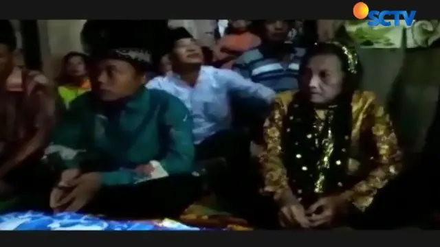 Seperti yang terjadi di Ogan Komering Ulu Sumatera Selatan. Seorang remaja 16 tahun menikahi seorang nenek 71 tahun.