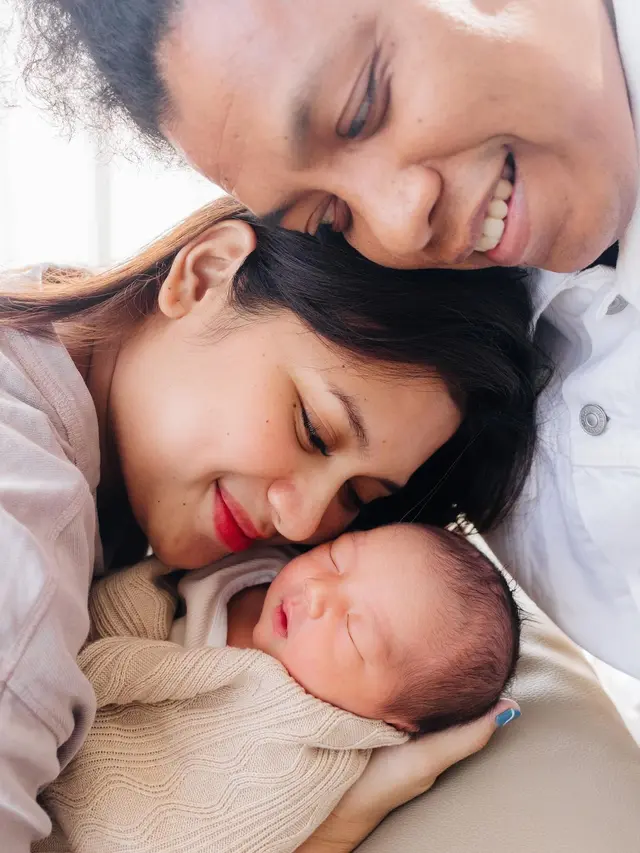 10 Potret Arie Kriting Unggah Momen Bareng Anak Ini Tuai Banyak Sorotan