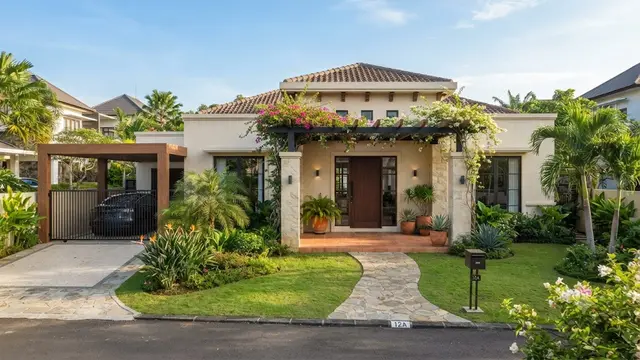 Fasad Bergaya Mediterranean Modern untuk Iklim Tropis