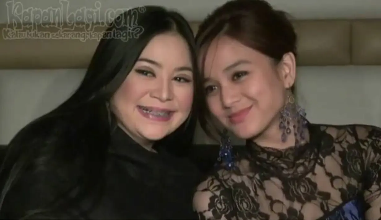 Hal itu sesuai dengan kesepakatan keluarga Bahar. Terkait permintaan tersebut, Juwita juga telah mengganti namanya. Tapi dalam akun Instagram, Juwita yang sebelumnya dengan akun juwitabahar11 menjadi @juwitatofhany11. (Instagram/juwitatofhany11)