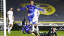 Pemain Leicester City, Youri Tielemans, melakukan selebrasi usai mencetak gol ke gawang Leeds United pada laga Liga Inggris di Stadion Elland Road, Senin (2/11/2020). Leicester City menang dengan skor 4-1. (AP/Jon Super)