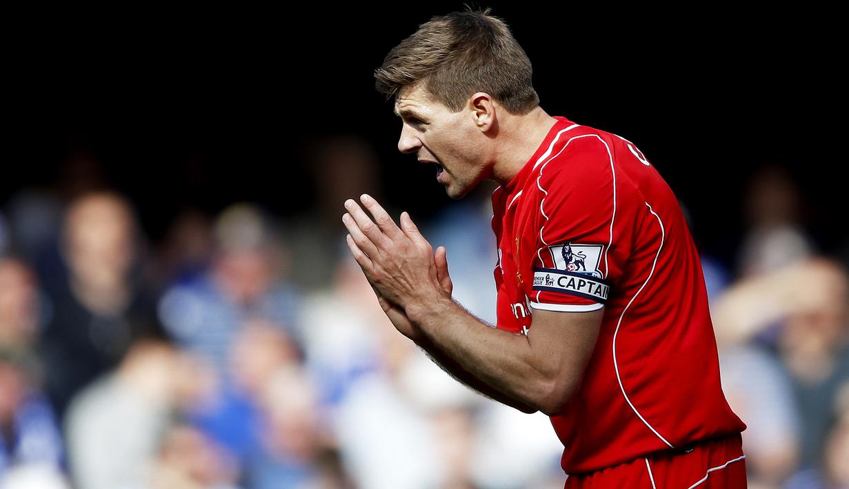Ekspresi Steven Gerrard setelah mencetak gol ke gawang Chelsea. 10 Mei 2015. (Action Image via Reuters/Carl Recine)