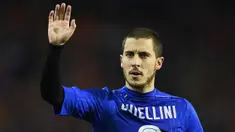 Gelandang Belgia, Eden Hazard usai tampil pada laga persahabatan melawan Italia di Stadion Baudoin King, Belgia, Sabtu (13/11/2015). Belgia berhasil menang 3-1. (AFP Photo/Emmanuel Dunand)