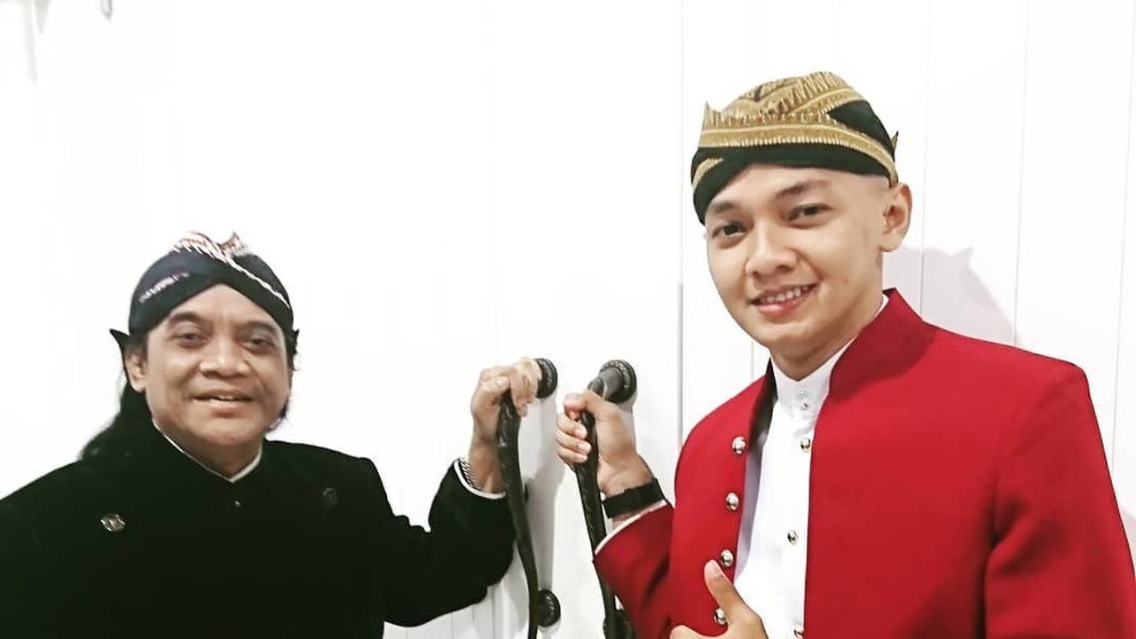 Setia Menemani, Ini 6 Potret Kebersamaan Dory Harsa dengan Didi Kempot