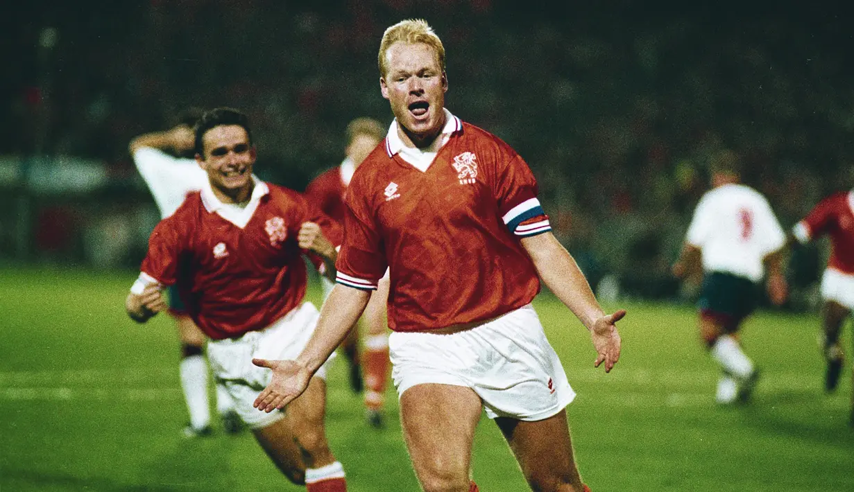 Ronald Koeman. Mantan pelatih Barcelona ini pernah meraih treble winners saat membela PSV Eindhoven pada musim 1987/1988. Ia pun dinominasikan sebagai peraih Ballon d'Or edisi 1988. Nyatanya, gelar diraih rekannya di Timnas Belanda, Marco van Basten yang bersinar di Euro 1988. (These Football Times)