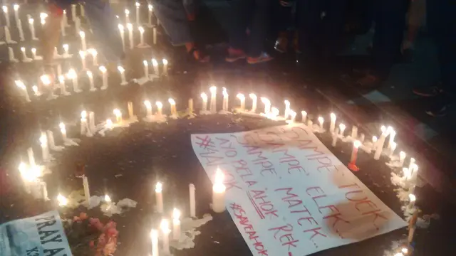 Warga Surabaya Nyalakan 1000 Lilin di Tugu Pahlawan untuk Ahok