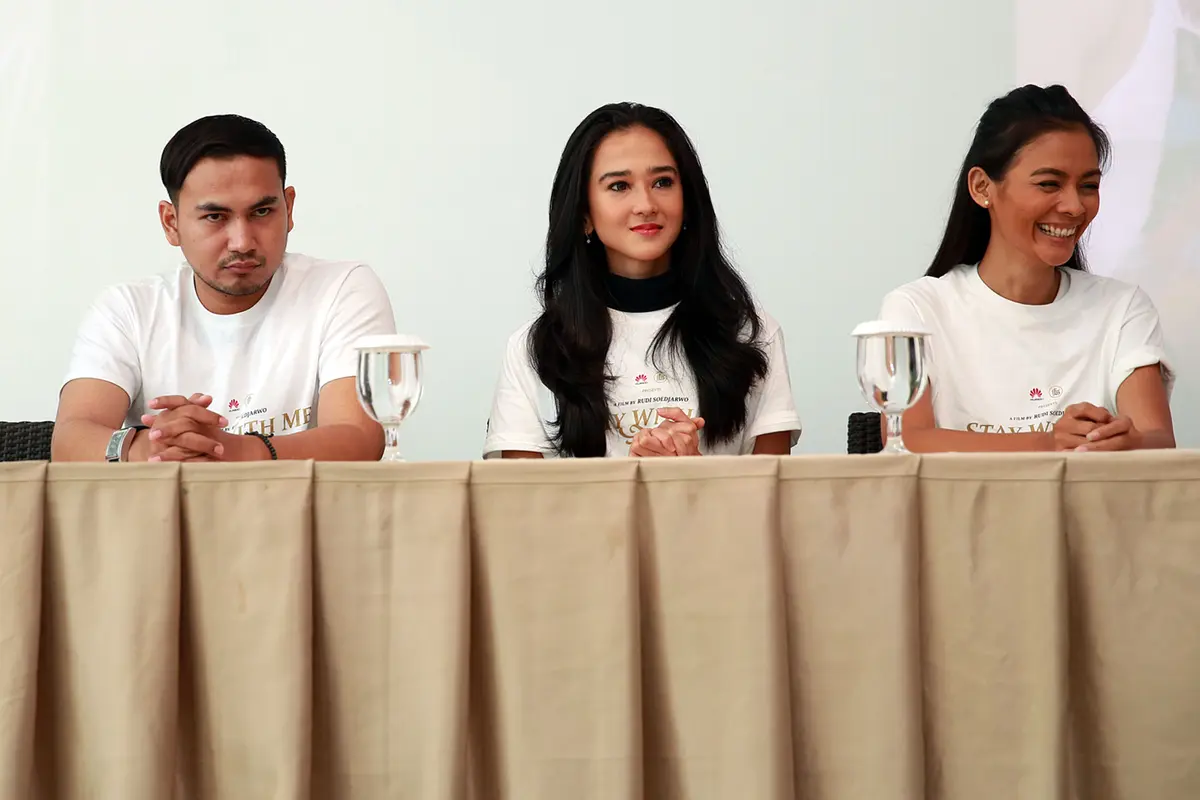 [Bintang] Konferensi Pers Para Pemain Film Stay With Me