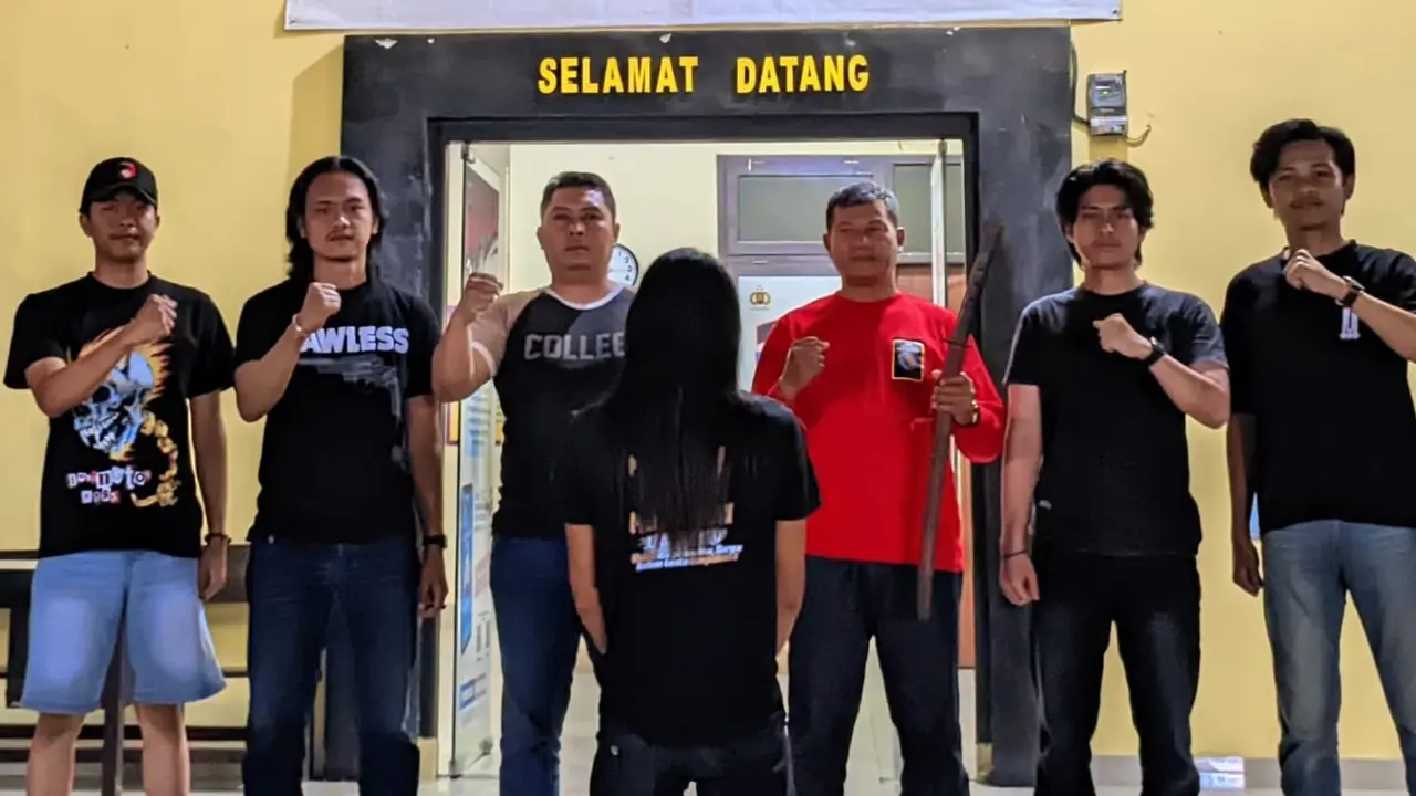 Polisi tangkap pria pembacok tetangga di Tanggamus, Lampung. (Liputan6.com/Istimewa)