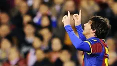 Superstar Barcelona Lionel Messi merayakan gol semata wayang kemenangan atas Valencia di Estadio Mestalla dalam lanjutan La Liga, 2 Maret 2011. AFP PHOTO/JAVIER SORIANO