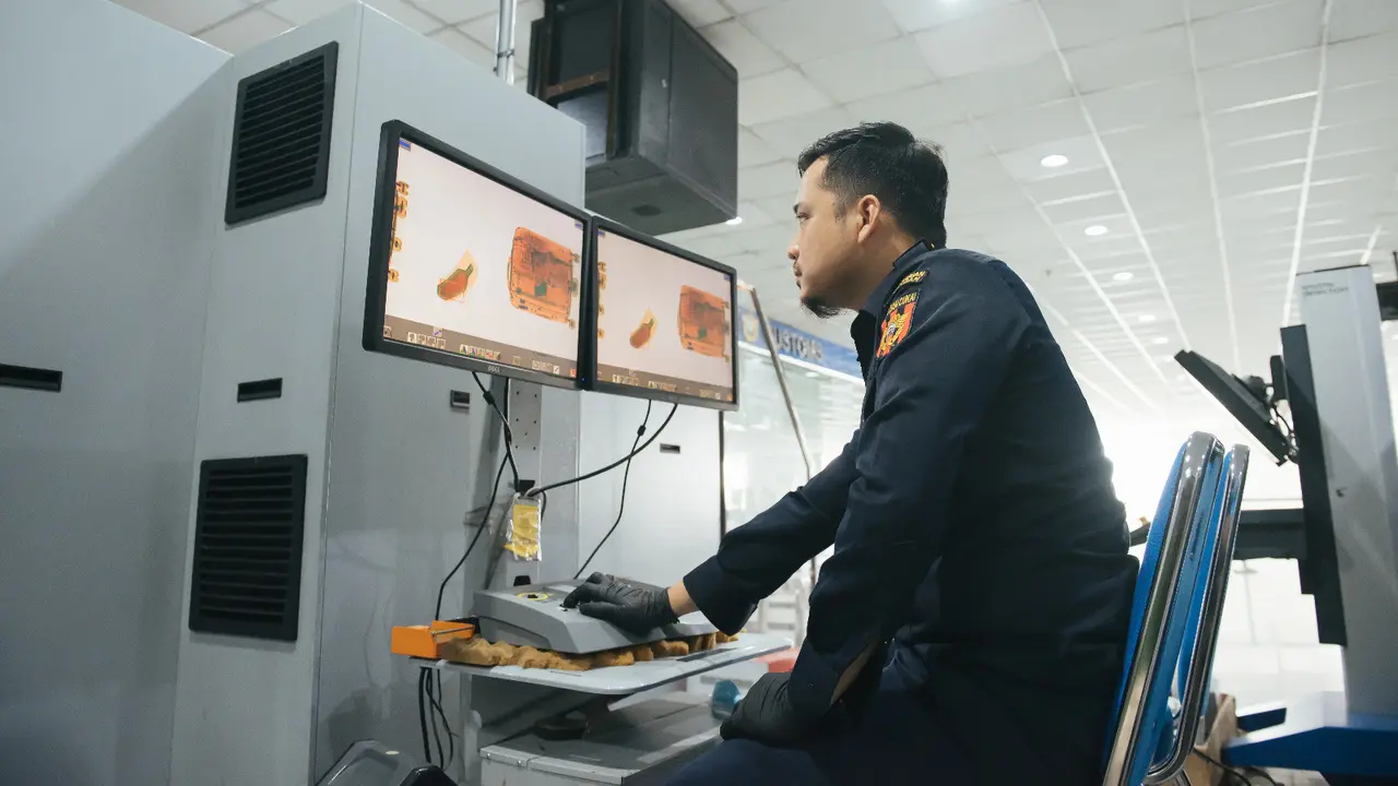 Kantor Wilayah (Kanwil) Khusus Bea Cukai Papua dan Bea Cukai Jayapura bersama Direktorat Narkoba Polda Papua menindak sindikat narkotika jenis sabu seberat 95 gram