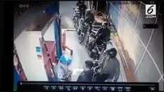 Beredar rekaman video seorang pria memukul petugas SPBU lantaran tidak dilayani sesuai dengan keinginannya. Ada apa?
