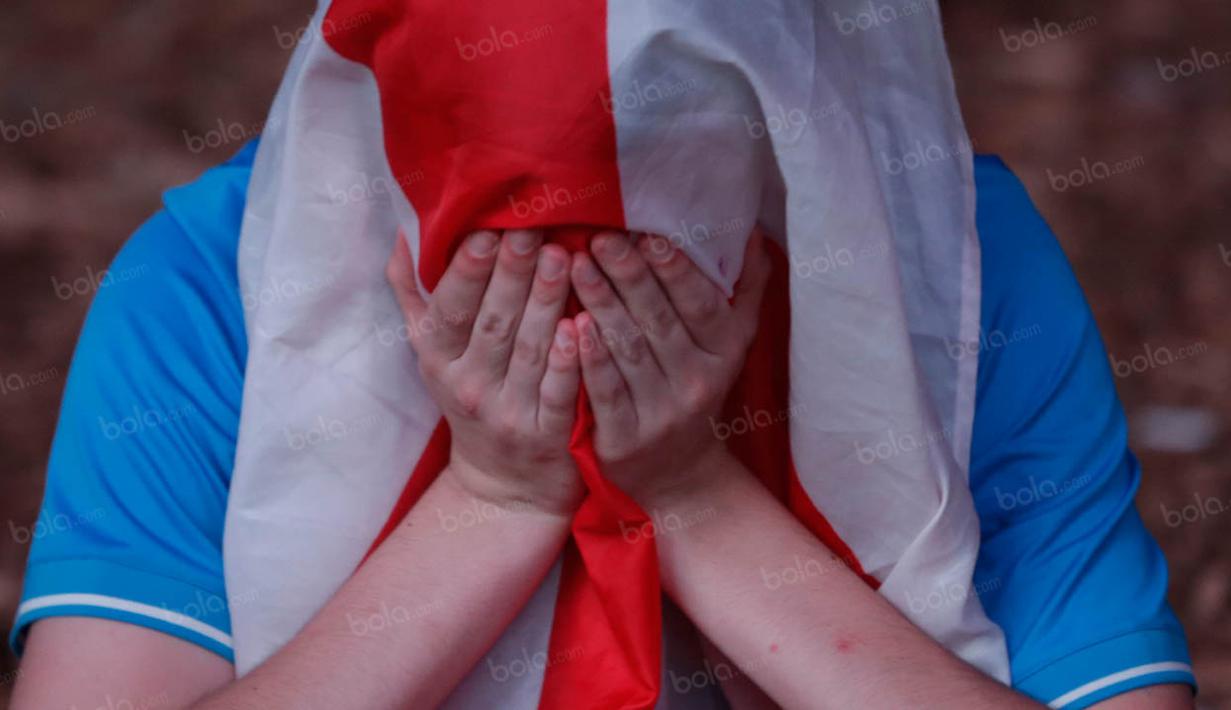 Namun dengan tersingkirnya Inggris kini sudah tidak ada lagi momen-momen menarik yang kerap dilakukan oleh para fansnya. (Bola.com/Vitalis Yogi Trisna)