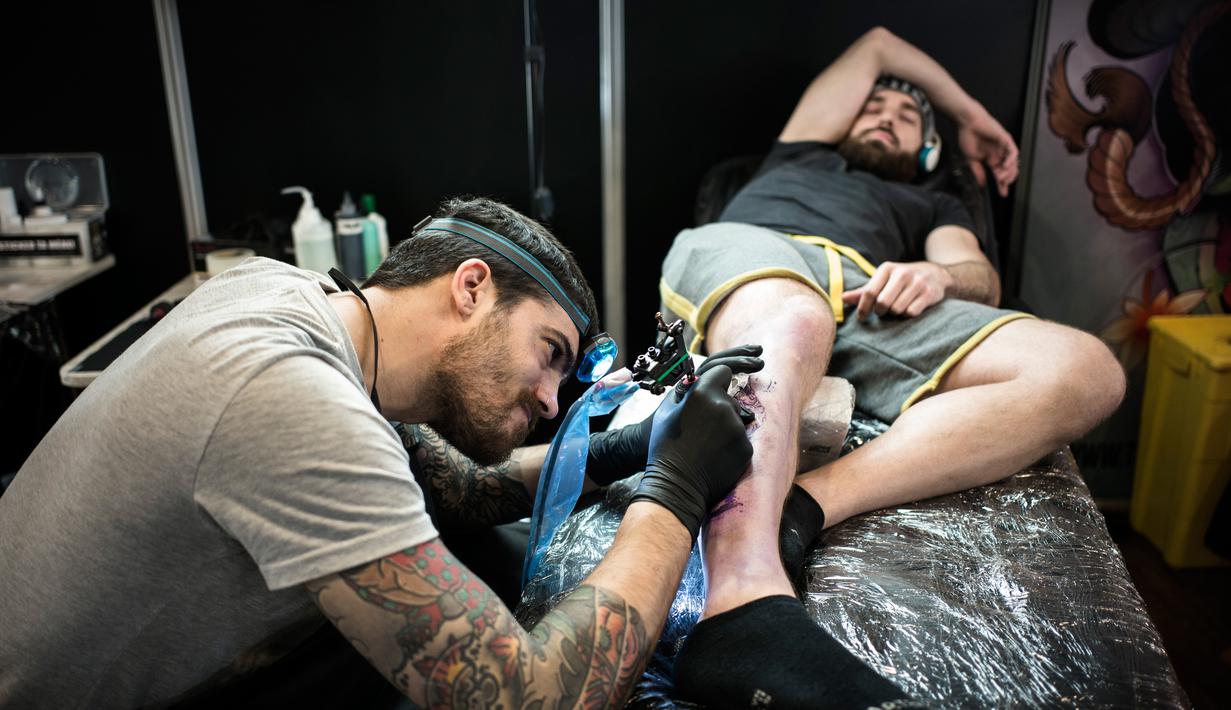 FOTO Melihat Proses Pembuatan Tato  di Paris Tattoo 