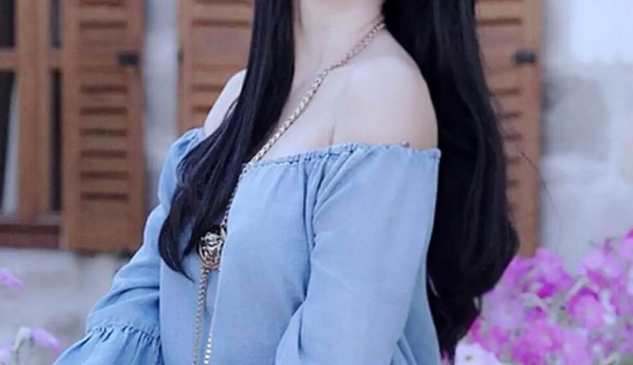 Saat ingin dikonfirmasi, pihak Syahrini yaitu asistennya, Ita mengaku tidak tahu menahu terkait tunggakan pajak penyanyi asal Bogor tersebut. (Instagram/princessyahrini)