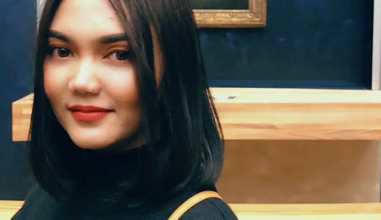 <p>Gaya rambut Rina Nose; bob lurus sebahu tanpa poni, berwarna gelap seperti ini juga bisa jadi inspirasi untuk kamu yang mencari gaya-gaya rambut netral. Foto: Instagram.</p>