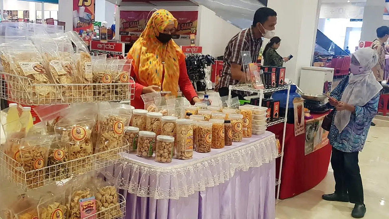 Kementerian Keuangan Satu Provinsi Banten, menggandeng Transmart Mall Graha Raya, Kota Tangerang Selatan menggelar Usaha Mikro Kecil Menengah (UMKM) Expo.