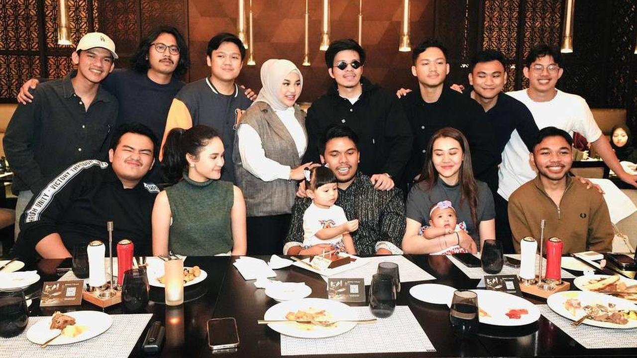 Hadiri ulang tahun Thariq