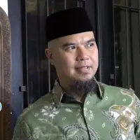 Bagaimana tanggapan Ahmad Dhani dengan kabar Maia Estianty jadi juru kampanye lawannya di Pilkada Bekasi. Bagaimana tanggapan Dhani jika Maia terjun ke dunia politik?