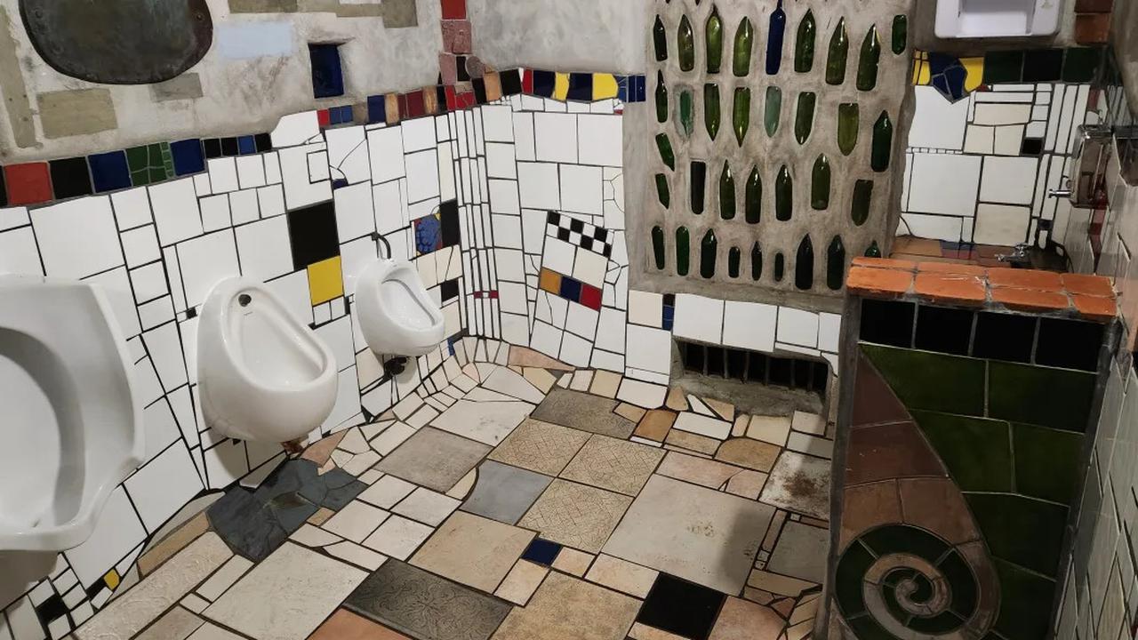 Toilet Unik