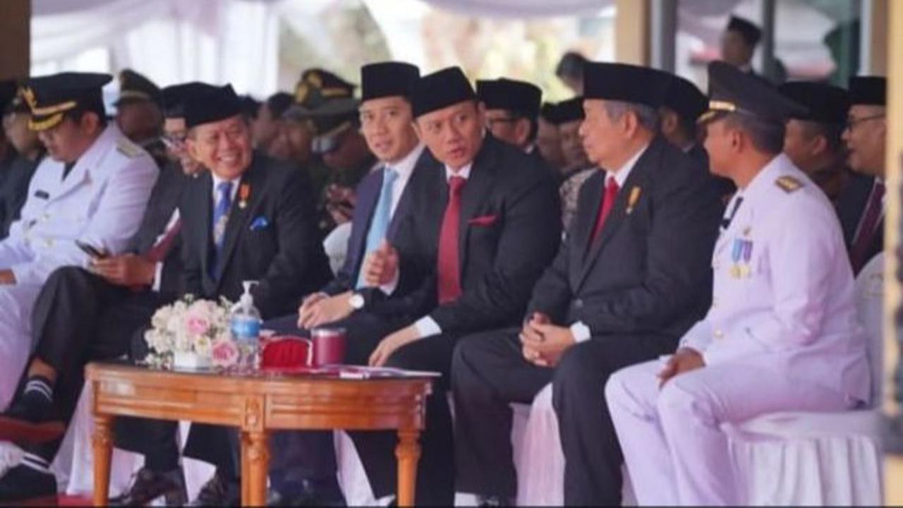 SBY Ajak Ratusan Teman Seangkatan Akmil Upacara HUT RI di Pendopo Pacitan