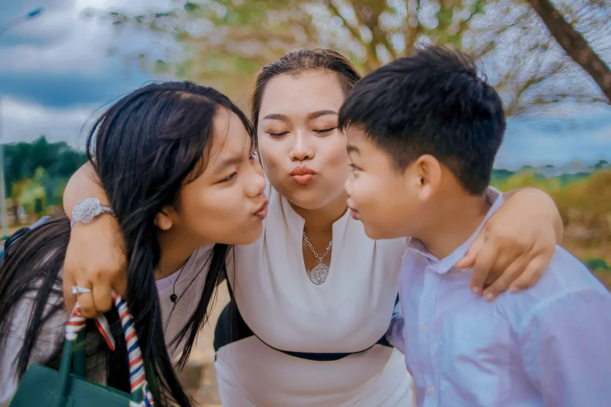 kakak adik
