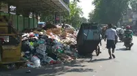 Tumpukan Sampah di TPSS Kesambi Kota Cirebon. (Foto Liputan6.com / Panji Prayitno)