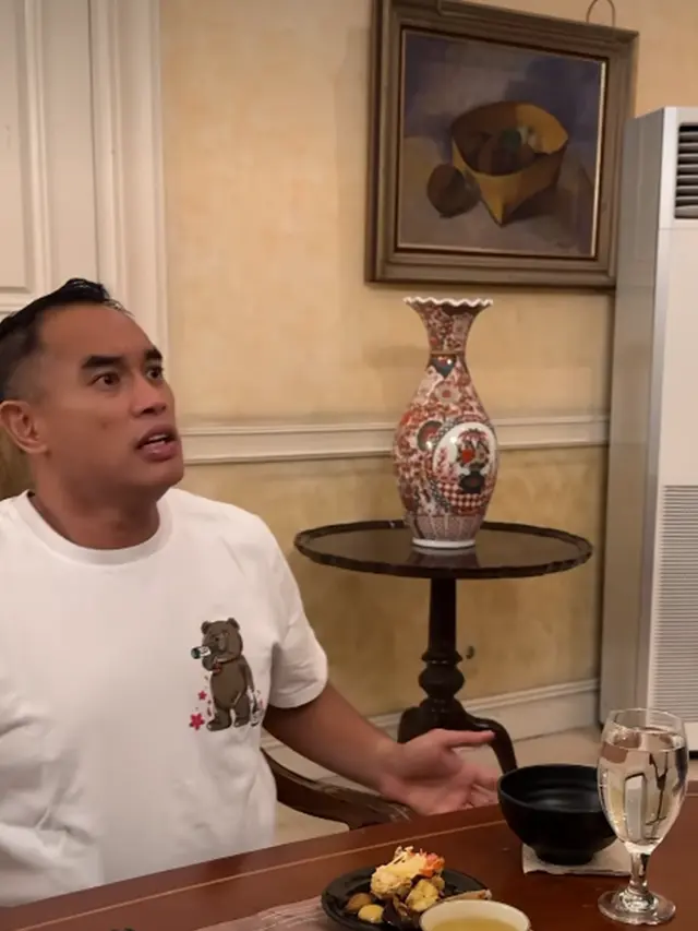 Potret Ruang Makan Rumah Nia Ramadhani