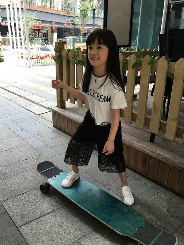 Potret Xie Shu Yu, Model Cilik Asal China yang Disebut Mirip Mark NCT. (Sumber: Instagram/xie.shuyu._)