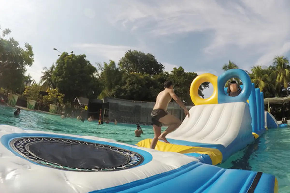 Dengan liburan ke Atlantis Water Adventure, Anda dan keluarga tak hanya mendapatkan kesenangan bermain air, namun Anda juga dibekali pula dengan acara interaktif yang mampu menambah pengalaman.