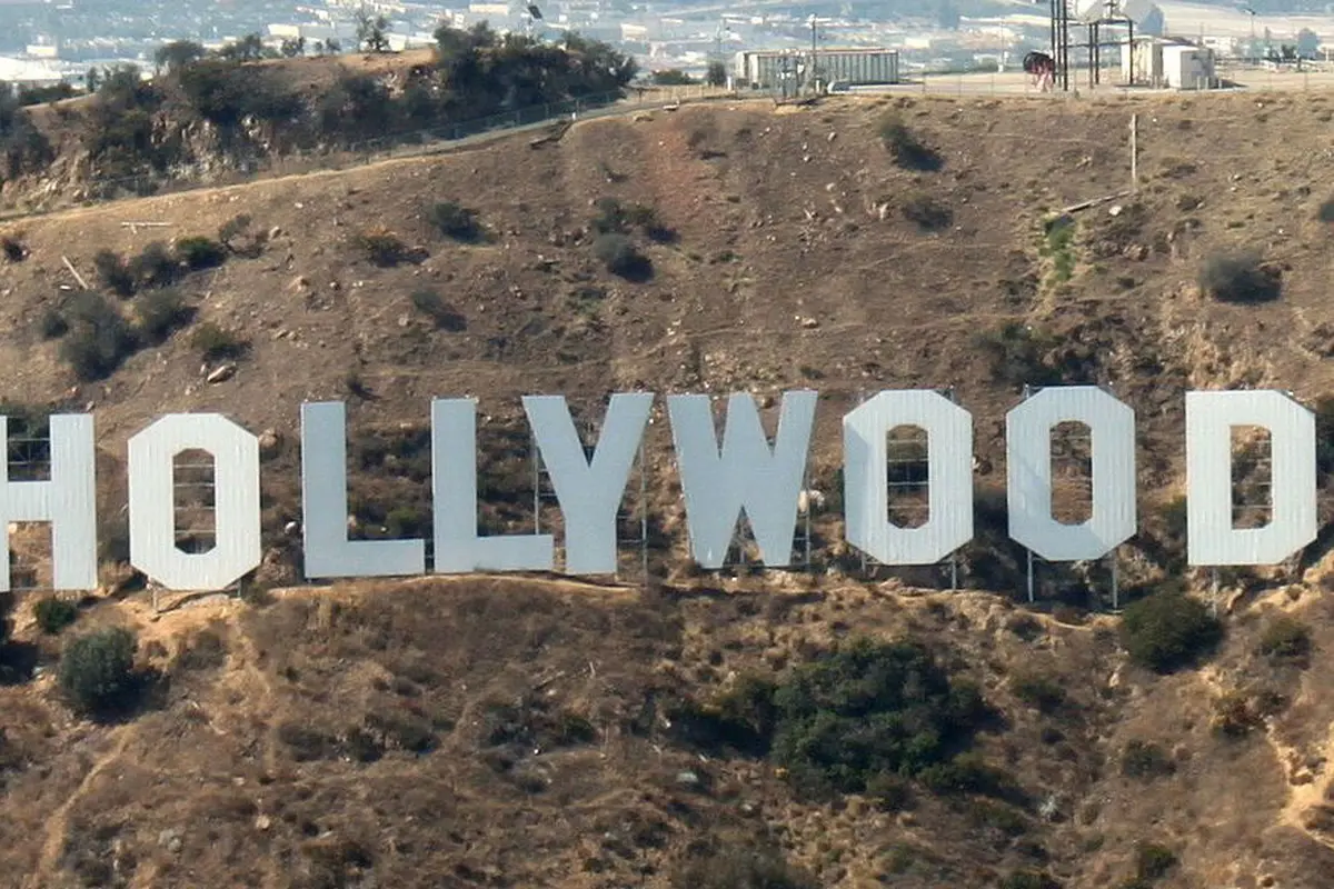 Tulisan yang menjadi ikon Hollywood
