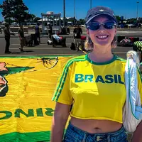 Foto: Bawa Spanduk Raksasa dan Perkusi, Suporter Brasil All Out Dukung Selecao di Piala Dunia 2026