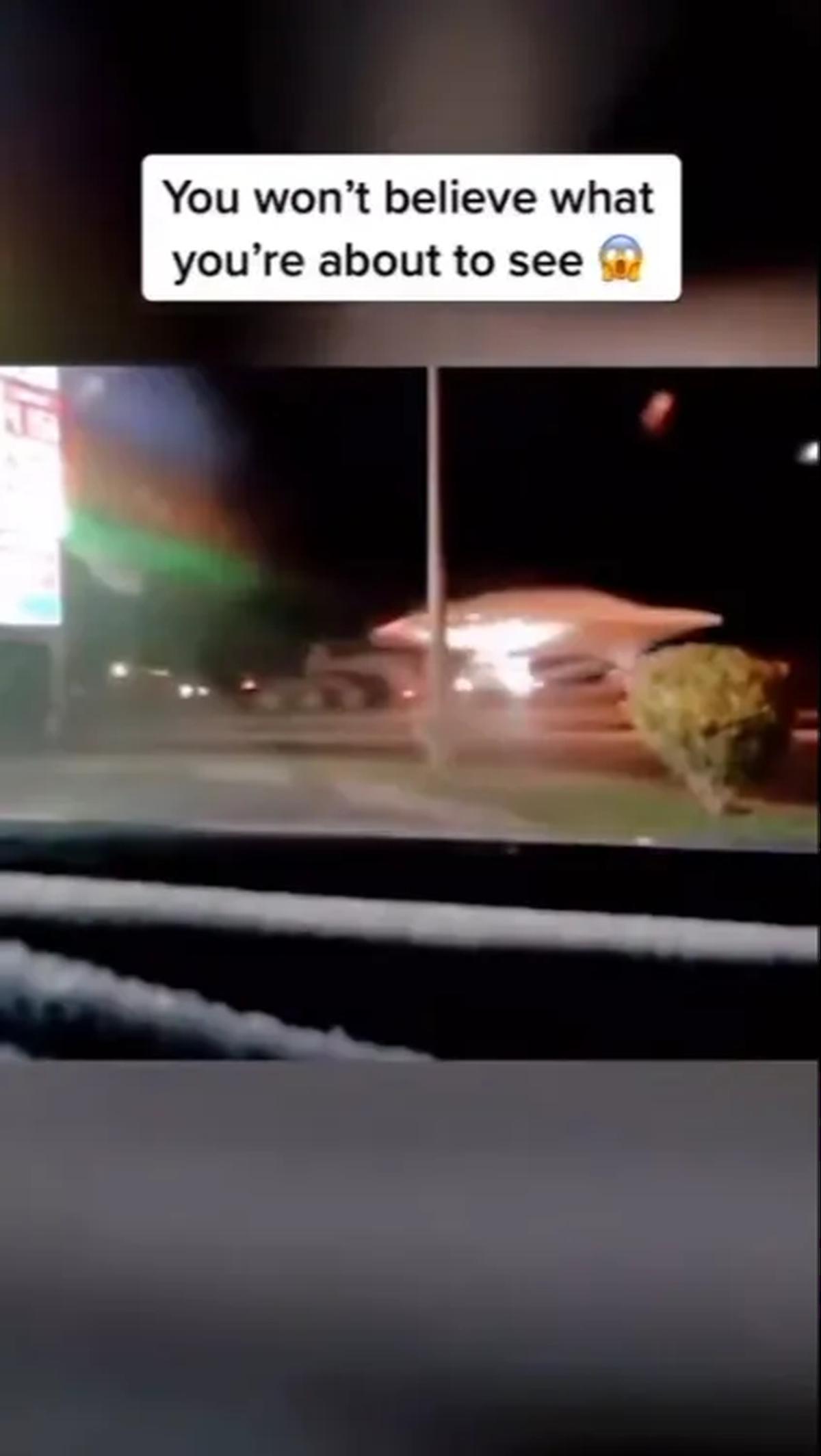 Nah, apakah benda yang melintas&nbsp; itu benar sebuah UFO? Simak penelusurannya<br>