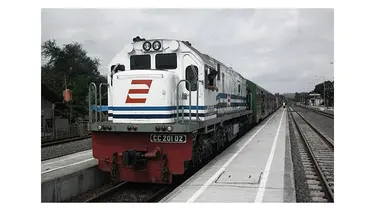 PT KAI (Persero) menyatakan akan operasikan kereta KA Kertajaya rangkaian panjang secara reguler mulai 1 April 2016. Langkah tersebut diambil karena menimbang permintaan masyarakat serta tingkat keterisian kereta.